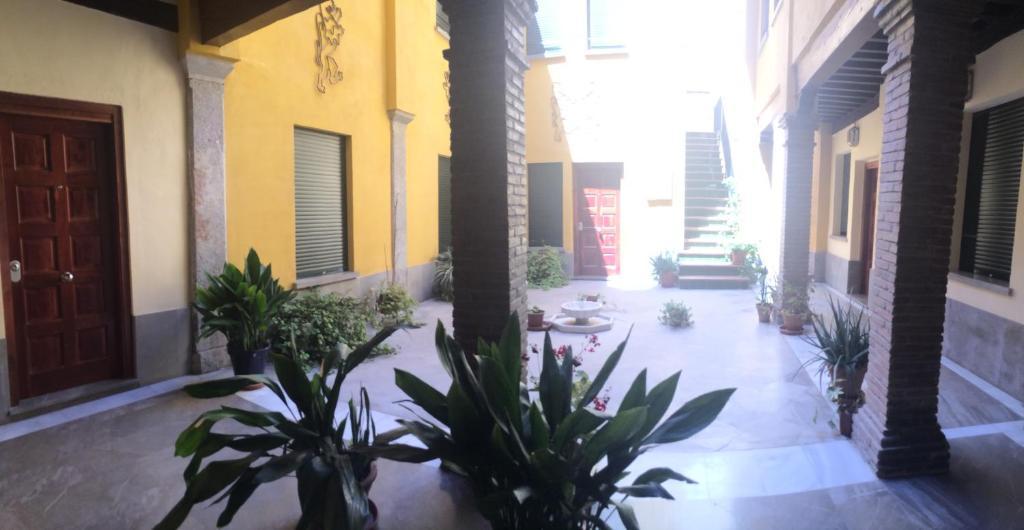 Apartamentos Puerta Real Granada Exterior photo