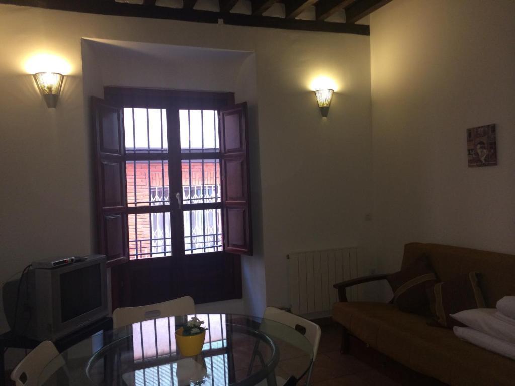 Apartamentos Puerta Real Granada Exterior photo